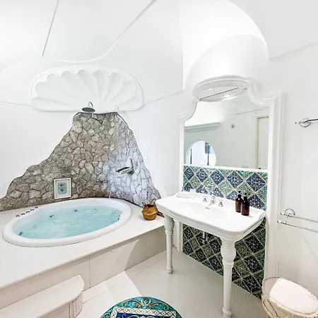 Vendégház Amira Capri 4*